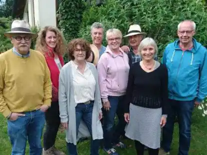 Freuen sich auf viele Veranstaltung: Werner Espelage (von links), Leslie P&ouml;hler, Sigrid Ortmann, Lutz Kaminski, Heike Kulessa, Sigi Schwarzer, Siggi Tebben und Walter Bl&ouml;mer.