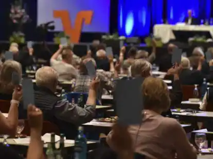 Gro&szlig;e Zustimmung: Bei der Volksbank votierten 98 Prozent der Vertreter f&uuml;r die neue &bdquo;Oldenburger Volksbank&ldquo;, bei der Raiffeisenbank 95,8 Prozent.