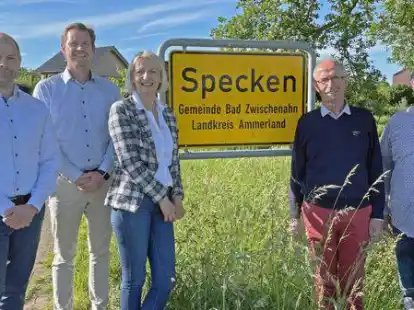 Der neue Vorstand des Ortsvereines Specken (von links): Andreas Ziesenitz, Benjamin Grambart, Anke Gr&uuml;ning, Jan-Dieter Warntjen und Frank W&auml;chtler.