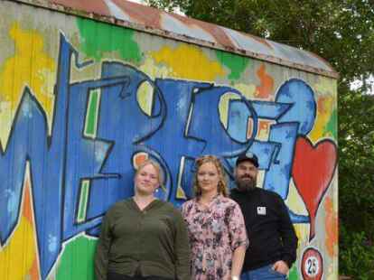 Das Team des Jugendzentrums Varel mit Claudia Gerdes (von links), Luise Brandner und Tim Efing.