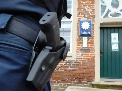 In Norden musste die Polizei einen Nachbarschaftsstreit beenden &ndash; einer Frau war vom Nachbarn der Ohrring aus dem Ohr gerissen worden.