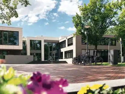 Im Edewechter Rathaus stehen die Zeichen auf Klimaschutz: Damit das fertige Klimaschutzkonzept in die Umsetzung gehen kann, fehlt nur noch ein Ratsbeschluss.