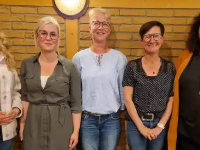 Der neue Vorstand des Reit- und Fahrvereins Rodenkirchen ist rein weiblich: (von links) Cassandra Roolfs, Diana He&szlig;ling, Talke van der Velde, Inse Hemme und Rita Wache
