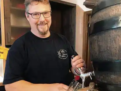 Ren&eacute; Krischer f&uuml;hrt die Brauerei Ostfriesen Br&auml;u in Bagdband. Die Bierherstellung dort wird immer teurer und der Druck gr&ouml;&szlig;erer Brauereien w&auml;chst.