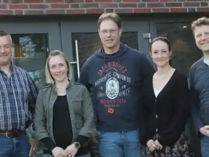 Der Vorstand mit (von links) Benjamin Saathoff, Birte Klostermann, Carsten Harms-Hermann, Daniela Reinhardt und Timo Diers