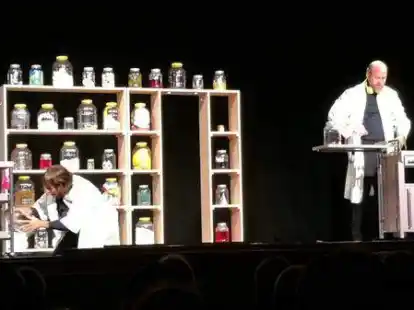 Kinder der Astrid-Lindgren-Grundschule Neuenburg haben sich im Theater im Vereenshuus in Neuenburg ein Theaterst&uuml;ck angesehen.