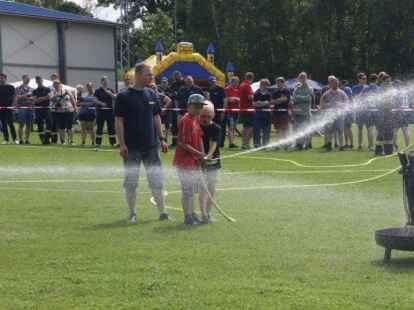 Jede Menge Action wurde beim Ovelg&ouml;nner Gemeindefeuerwehrtag in Neustadt geboten.