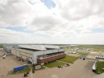 Was soll auf dem Areal entlang der Weser passieren? W&auml;hrend B&uuml;rgermeisterin Christina Winkelmann sowie CDU- und SPD-Fraktion die Flugplatz-Pl&auml;ne bef&uuml;rworten, sind FDP, Gr&uuml;ne und UWL dagegen.