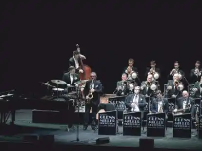 Eine gro&szlig;e Big-Band-Besetzung: das Glenn Miller Orchestra.