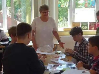 Sch&uuml;ler des Realschuljahrgangs 9 fragen sich, wie nachhaltige Mobilit&auml;t in Zukunft aussieht.