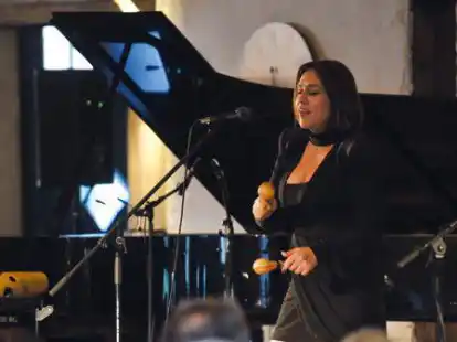 Temperamentsb&uuml;ndel mit gro&szlig;artiger Stimme: Die New Yorker S&auml;ngerin Eva Leticia Padilla