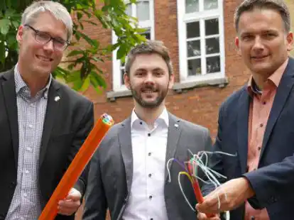 Informieren &uuml;ber den Glasfaserausbau in Weener und Bunde: Heiko Abbas, Christian Morag und Uwe Sap.