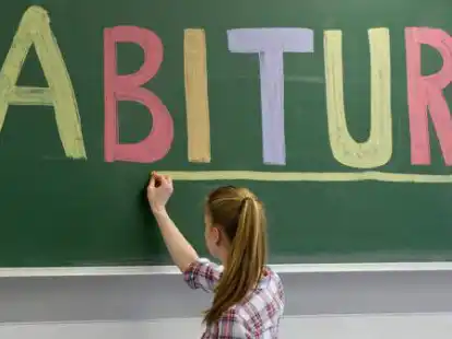 F&uuml;r ihre besonderen Leistungen wurden einige Sch&uuml;ler am CAG ausgezeichnet.