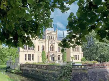 Bei diesem Anblick wei&szlig; man sofort, wo man sich befindet: Die Evenburg in Leer.