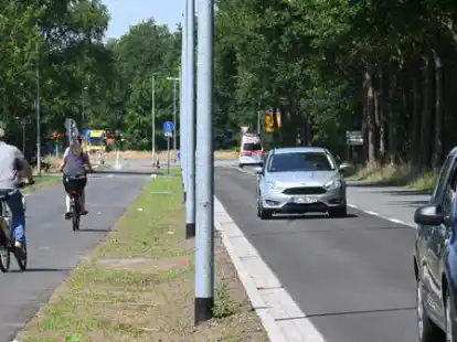 Am Pophankenweg haben Radfahrer jetzt einen eigenen Bereich.