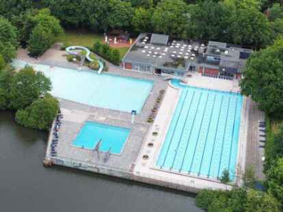 Hat viele Fans: das Freibad Fl&ouml;tenteich, das in ein Sport- und Gesundheitsbad umgewandelt werden soll.