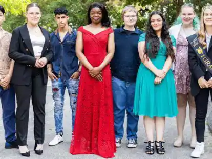 Die Absolventen und Absolventinnen der Hunteschule Wildeshausen nahmen am Freitag ihre Zeugnisse entgegen.