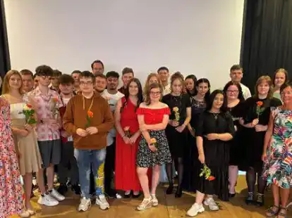 26 junge Frauen und M&auml;nner sind nun an der Albert Schweitzer Schule in Cloppenburg verabschiedet worden.