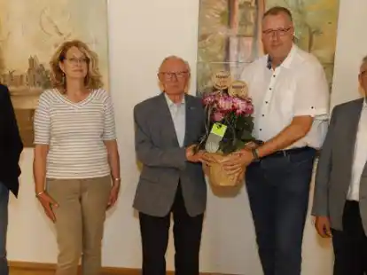 Der neue Vorstand des Heimatvereins Friesoythe mit dem Ehrenvorsitzenden (von links): Dr. Georg Pancratz, Edith Hemmen, Ferdinand Cloppenburg, Stefan K&uuml;hling und Walter Beckmann.