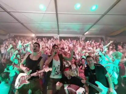 Sorgte f&uuml;r Stimmung: die Mountain-Crew beim Oktoberfest in Westerloy 2019.