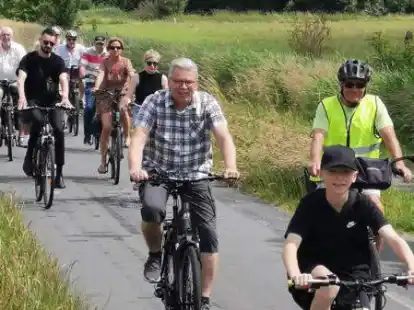 Dorfgemeinschaft Wiefels Familien-Radtour und Grillfest