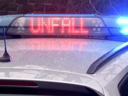 Schwere Verletzungen trug am Mittwoch ein Motorradfahrer auf der B 213 davon, der von einem SUV angefahren wurde. (Symbolbild)