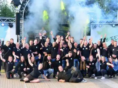 Wie man gelungene Feten organisiert, wissen sie in Neuenkoop: Mit 1500 G&auml;sten feierte die Landjugend bis in den Morgen.