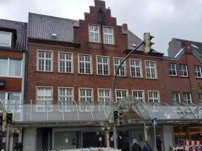 Seit 1994 im Besitz der Leeraner Familie Gr&ouml;ttrup: das Gesch&auml;ftshaus an der Neutorstra&szlig;e.