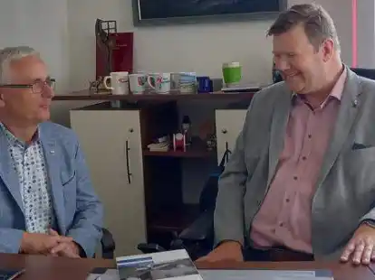 Zwei, die sich gut verstehen: Prof. Burghardt Zirpins (links) und J&ouml;rn Malanowski.