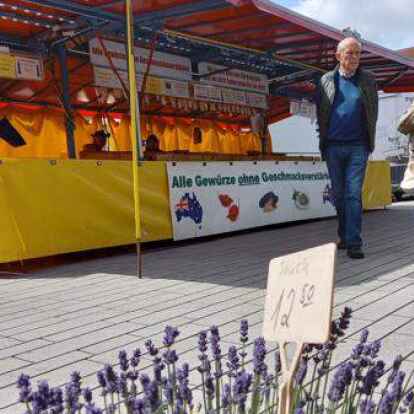 Zum letzten Mal dabei: der Gew&uuml;rzh&auml;ndler auf dem Wochenmarkt.