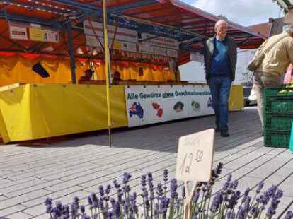 Zum letzten Mal dabei: der Gew&uuml;rzh&auml;ndler auf dem Wochenmarkt.