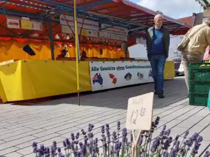 Zum letzten Mal dabei: der Gew&uuml;rzh&auml;ndler auf dem Wochenmarkt.