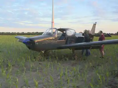 Ein Pilot musste auf einem Maisacker in W&uuml;sting notlanden.