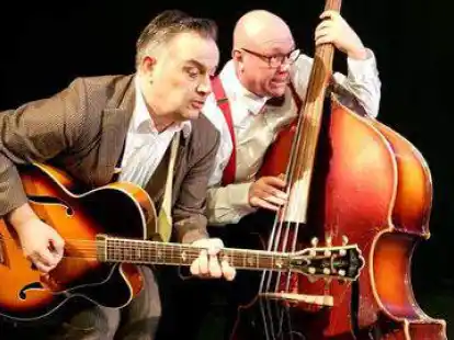 Mit clownesken Improvisationen unterwegs: die Spa&szlig;macher &bdquo;Digger und Dig&ldquo;.