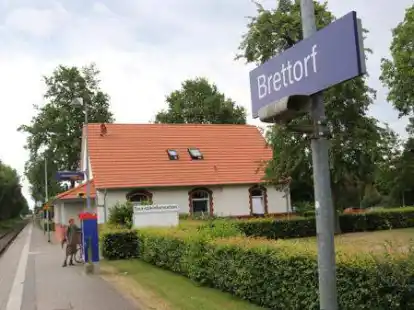 L&auml;ndliche Idylle mit Protestpotenzial: Am Bahnhof Brettorf soll am 2. Juli eine Demonstration gegen den AfD-Parteitag starten.