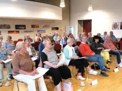 Bei der Delegiertenversammlung des neuen Seniorenbeirates im Kulturbunker gab es eine Kostprobe zu einem Thema, das Senioren bewegt: Es ging ums Onlinebanking.