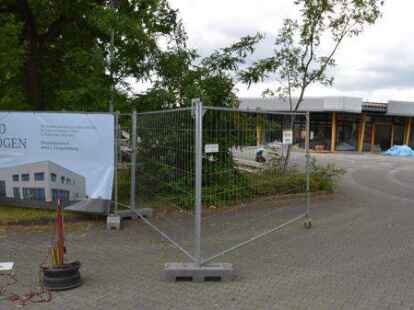 Die vorbereitenden Arbeiten f&uuml;r den Abriss von &bdquo;Dammann Truck&Van Service&ldquo; laufen bereits. Zuvor war das Unternehmen ins Industriegebiet West an den neuen Standort am Neuendamm 8 umgezogen.