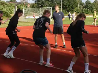 Bittet sein Team in der kommenden Wochen zur ersten Trainingseinheit: Trainer Elias W&uuml;hrmann.