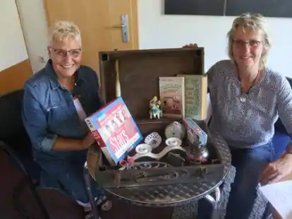 Die Demenzberatung kann starten (von links): die ehrenamtliche Demenzberaterin Jutta Dankert und die Leiterin des Seniorenst&uuml;tzpunktes Wesermarsch, Christine Sassen-Schreiber