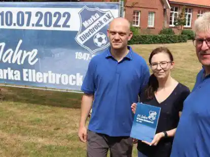 Sie freuen sich auf den 75. Geburtstag des SV Marka Ellerbrock (von links): Bernd Huntemann, Sarah Meyer und Heiner Hachm&ouml;ller.