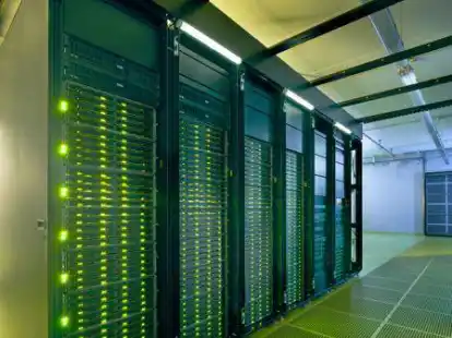 Wer die Daten hat, hat viele M&ouml;glichkeiten &ndash; hier der Supercomputer HoreKa im Karlsruher Institut f&uuml;r Technologie.