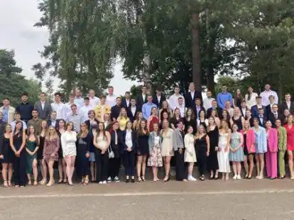 Der Abschlussjahrgang 2022 des Gymnasiums Wildeshausen: 93 Sch&uuml;lerinnen und Sch&uuml;ler erhielten das Abitur.