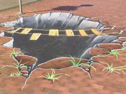 Betreten auf eigene Gefahr: Leins Kunstwerk auf dem Wildeshauser Marktplatz im letzten Jahr.