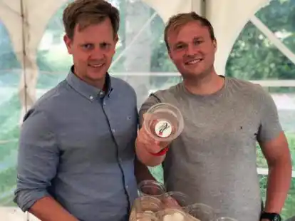 Freuen sich auf das diesj&auml;hrige Nordenhamer Beerpong-Turnier: Die Organisatoren Christoph Geil (links) und Christoph Reiprich