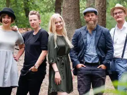 Tritt am 9. Juli auf der Freilichtb&uuml;hne im Kurpark beim Open Air am Meer auf: Die Modern Irish Folk Band D&aacute;nacht aus Oldenburg.