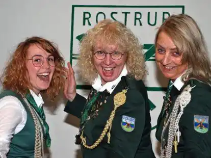 K&ouml;nigsgruppe vom Sch&uuml;tzenverein Rostrup (von links): Anke Stalleicken, Carola Hinrichs und Brigitte Kranz.
