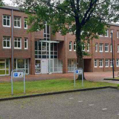 Das Finanzamt an der Ammerlandallee in Westerstede: Hier dreht sich derzeit vieles um die neue Grundsteuer.