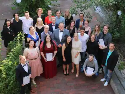 Am Ziel: die Abiturientinnen und Abiturienten 2022 am Oldenburg-Kolleg