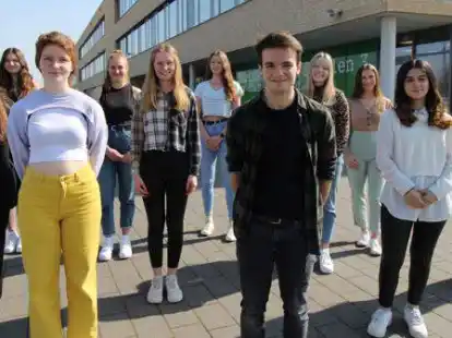 Abi in der Tasche: Erfolgreich waren diese Sch&uuml;lerinnen und Sch&uuml;ler am Beruflichen Gymnasium Gesundheit & Soziales im Schwerpunkt &Ouml;kotrophologie an der BBS3.