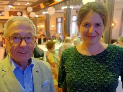 Vortragsabend bei der Casino-Gesellschaft: Vorstandsvorsitzender Johannes Reichelt begr&uuml;&szlig;te die Polar- und Tiefseeforscherin Dr. Melanie Bergmann.